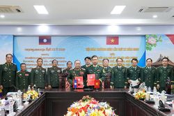 Bộ đội Biên phòng 3 địa phương Việt Nam hội đàm với Bộ Chỉ huy Quân sự tỉnh Sê Kông (Lào)
