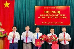 B&igrave;nh Kh&ecirc; c&ocirc;ng bố c&aacute;c quyết định về tổ chức, c&aacute;n bộ