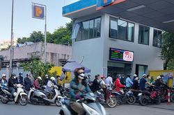 Giá xăng dầu hôm nay 23/10/2026: Xăng E10 hạ tới 1.816 đồng/lít trong tuần giảm thứ 2