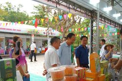 Khai trương 40 gian h&agrave;ng quảng b&aacute; sản phẩm OCOP tại Lễ hội Dinh Thầy Th&iacute;m 2026