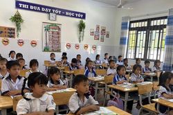 Đảng ta l&agrave; đạo đức, l&agrave; văn minh trong gi&aacute;o dục đạo đức bậc tiểu học