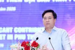 Tạo điều kiện để cộng đồng doanh nghiệp ph&aacute;t triển ổn định, bền vững, đ&oacute;ng g&oacute;p ng&agrave;y c&agrave;ng lớn v&agrave;o mục ti&ecirc;u tăng trưởng 2 con số của tỉnh