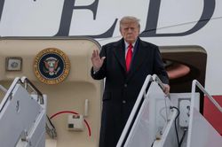&Ocirc;ng Trump: Mỹ hiện kh&ocirc;ng đ&agrave;m ph&aacute;n với Iran, sẽ sớm c&oacute; diễn biến mới
