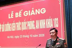Bế giảng Lớp bồi dưỡng kiến thức quốc ph&ograve;ng, an ninh kh&oacute;a 103