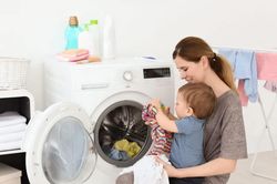 Mua máy sấy quần áo cho trẻ nhỏ: 6 tiêu chí cha mẹ không nên bỏ qua