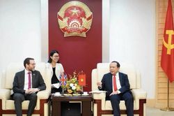 Việt Nam sẽ được mời tham gia 9 chương trình hợp tác khoa học của Anh
