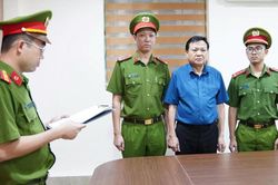 Ph&uacute; Thọ: Khởi tố B&iacute; thư Đảng ủy, Chủ tịch UBND x&atilde; Hợp Kim li&ecirc;n quan vụ khai th&aacute;c đất tr&aacute;i ph&eacute;p