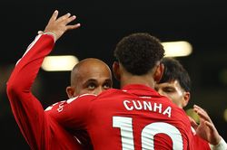Ứng vi&ecirc;n thay Carrick ch&ecirc; ph&ograve;ng thay đồ MU