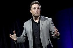 Elon Musk: AI, robot c&oacute; thể giải b&agrave;i to&aacute;n nợ 40.000 tỷ USD của Mỹ