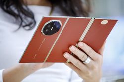 Ai thua cuộc khi điện thoại tăng giá?