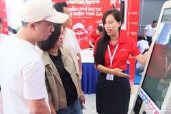 Kh&aacute;nh H&ograve;a: Ng&agrave;y hội C&ocirc;ng nghệ số, lan tỏa tiện &iacute;ch đến người d&acirc;n