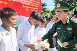 Quảng Trị: Chăm lo đời sống người d&acirc;n hai b&ecirc;n bi&ecirc;n giới Việt Nam-L&agrave;o