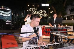 [Ảnh] Vinh Khuất cùng Nghịch và Sloth 'cháy' hết mình tại 'Tán Đa' show