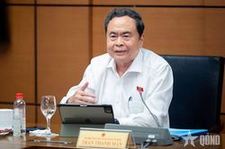 Chủ tịch Quốc hội Trần Thanh Mẫn: Phải x&aacute;c định r&otilde; một đầu mối chịu tr&aacute;ch nhiệm về an to&agrave;n thực phẩm
