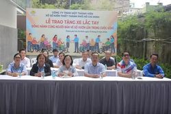 XSKT Th&agrave;nh phố Hồ Ch&iacute; Minh tặng 30 xe lắc tay cho người khuyết tật b&aacute;n v&eacute; số