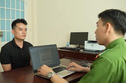 TPHCM: Bắt nghi phạm d&ugrave;ng dao cướp tiệm v&agrave;ng sau 40 ph&uacute;t truy x&eacute;t
