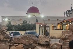 Diễn biến vụ xả s&uacute;ng tại nh&agrave; thờ ở Jordan, hơn 40 người thương vong