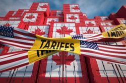 Mỹ bất ngờ miễn thuế đối với một số mặt hàng Canada, lý do là gì?