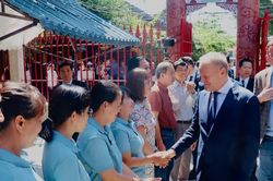 Thủ tướng Ba Lan tham quan phố cổ Hội An