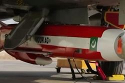 T&ecirc;n lửa Taimoor ALCM tầm bắn 600km, bay s&aacute;t đất xuy&ecirc;n ph&ograve;ng kh&ocirc;ng, th&aacute;ch thức Storm Shadow