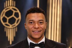 Real Madrid hủy 'tẩy chay', tin chắc Mbappe gi&agrave;nh Quả b&oacute;ng v&agrave;ng