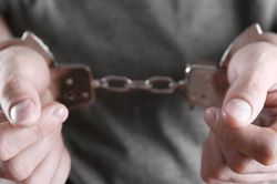 Truy tố cháu trai cầm liềm tấn công bác họ ở Hà Nội để 'giải tỏa'