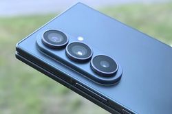 Samsung W27 c&oacute; g&igrave; kh&aacute;c biệt so với d&ograve;ng Galaxy Z Fold?