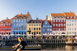 Copenhagen v&agrave; b&agrave;i học du lịch di sản