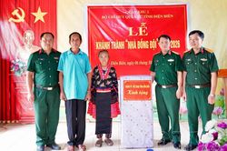 Nghĩa tình dưới mái nhà đồng đội