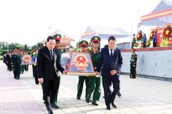 H&agrave;nh tr&igrave;nh đưa c&aacute;c anh về v&ograve;ng tay đất mẹ