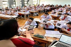Khi đảng vi&ecirc;n đi trước trong cuộc chuyển dịch số nơi học đường