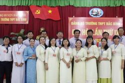 Chi bộ Khối Tự nhi&ecirc;n 1 đẩy mạnh c&ocirc;ng t&aacute;c x&acirc;y dựng Đảng trong trường học - Nhiệm vụ then chốt, yếu tố quyết định chất lượng gi&aacute;o dục