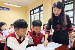 Lớp học 'reo vui' của c&ocirc; gi&aacute;o v&ugrave;ng cao