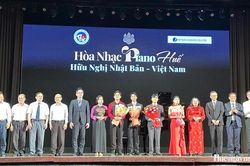 Những ph&iacute;m đ&agrave;n nối nhịp hữu nghị Việt - Nhật