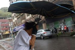 B&atilde;o Champi qu&eacute;t qua đảo Đ&agrave;i Loan khiến 1 người thiệt mạng, 500 người bị thương