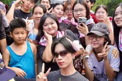 'Chạm Việt Nam 2' sẵn s&agrave;ng: Ph&aacute;p Kiều c&oacute; th&ecirc;m 'thiết bị xinh y&ecirc;u' sau soundcheck