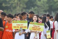 Nữ sinh &aacute;o d&agrave;i trắng rạng rỡ ng&agrave;y hội b&oacute;ng đ&aacute; An ninh Thủ đ&ocirc; 2026