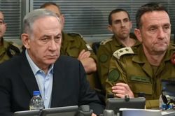 &Ocirc;ng Netanyahu lệnh cho qu&acirc;n đội, t&igrave;nh b&aacute;o Mossad t&igrave;m c&aacute;ch lật đổ ch&iacute;nh quyền Iran