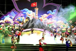 Lễ hội Hoa Tam gi&aacute;c mạch mở m&agrave;n với đ&ecirc;m nghệ thuật '&Acirc;m vang miền đ&aacute;'