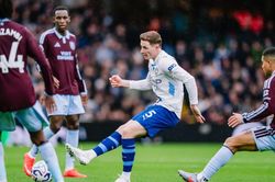 Man City đứt mạch toàn thắng, Tottenham hạ Chelsea