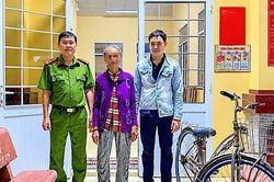 C&agrave; Mau hỗ trợ cụ b&agrave; đi lạc về lại Cần Thơ đo&agrave;n tụ gia đ&igrave;nh