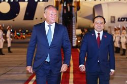 [Ảnh] Thủ tướng Cộng h&ograve;a Ba Lan Donald Tusk đến H&agrave; Nội, thăm ch&iacute;nh thức Việt Nam
