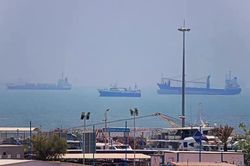 Thế giới c&ograve;n bao nhi&ecirc;u dầu dự trữ nếu Mỹ - Iran t&aacute;i diễn xung đột