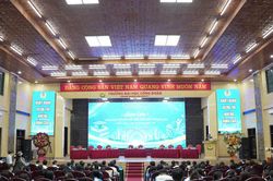 Giao lưu C&ocirc;ng nh&acirc;n Việt Nam ti&ecirc;u biểu to&agrave;n quốc với sinh vi&ecirc;n Trường Đại học C&ocirc;ng đo&agrave;n