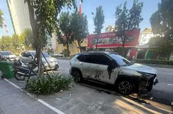 X&aacute;c định nghi phạm đốt &ocirc; t&ocirc; tr&ecirc;n đường phố ở Huế
