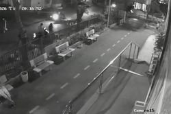 Từ Li&ecirc;m (H&agrave; Nội): Người phụ nữ bị lừa mất điện thoại khi gi&uacute;p đỡ người lạ