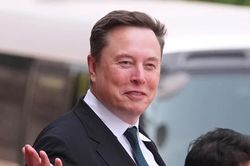 Tỷ ph&uacute; Musk thừa nhận đứng sau chuyện hạn chế tốc độ Starlink cho Ukraine