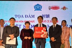 Phở Việt vươn tầm thế giới: C&acirc;u chuyện văn h&oacute;a chạm tới tr&aacute;i tim thực kh&aacute;ch