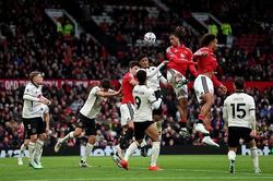 MU thua sốc Bournemouth ngay tại Old Trafford