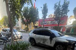 X&aacute;c định nghi phạm vụ đốt &ocirc; t&ocirc; tr&ecirc;n đường H&agrave; Nội